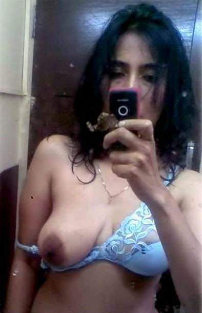 https://www.antarvasnaphotos2.com/wp-content/uploads/2015/08/hot-indian-boobs-selfie.jpg