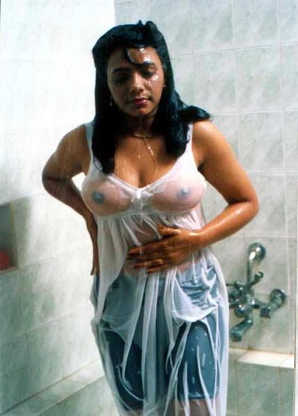 https://www.antarvasnaphotos2.com/wp-content/uploads/2015/08/mallu-bhabhi-ke-sexy-boobs.jpg