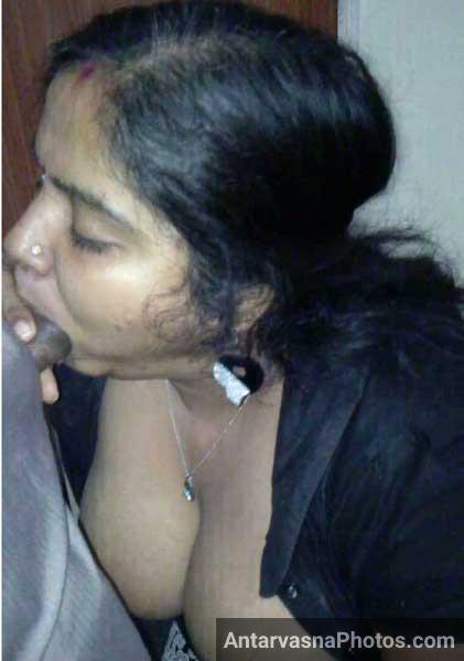 https://www.antarvasnaphotos2.com/wp-content/uploads/2016/09/big-boobs-aunty-desi-indian-blowjob.jpg