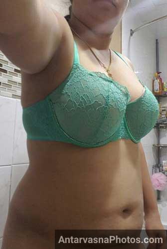 https://www.antarvasnaphotos2.com/wp-content/uploads/2016/12/bathroom-me-mummy-ke-nude-pics.jpg