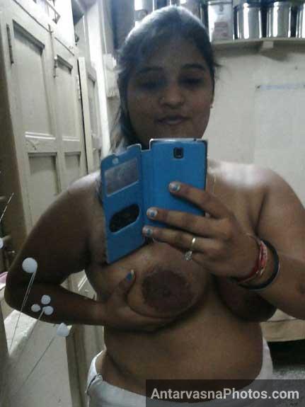 https://www.antarvasnaphotos2.com/wp-content/uploads/2017/01/apne-bade-boobs-ki-selfie-li.jpg