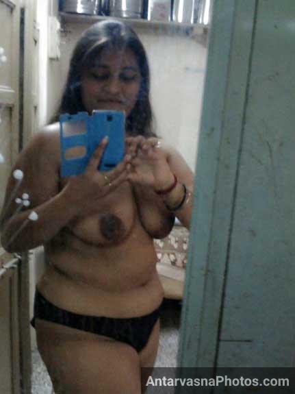 https://www.antarvasnaphotos2.com/wp-content/uploads/2017/01/horny-village-aunty-ki-nangi-selfie.jpg