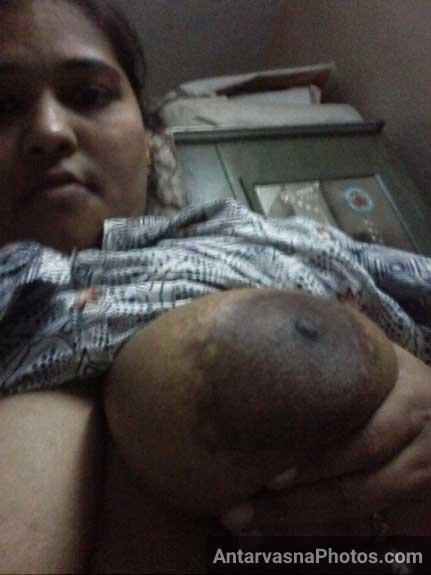 https://www.antarvasnaphotos2.com/wp-content/uploads/2017/01/selfie-me-bade-boobs-dikhaye.jpg