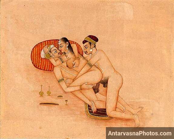 https://www.antarvasnaphotos2.com/wp-content/uploads/2017/02/kamasutra-raja-rani-threesome-pics.jpg