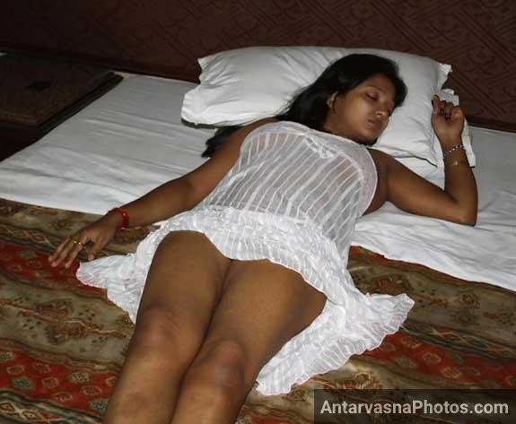 https://www.antarvasnaphotos2.com/wp-content/uploads/2017/02/sexy-jaangh-wali-savita-bhabhi.jpg