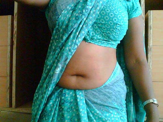 https://www.antarvasnaphotos2.com/wp-content/uploads/2017/03/aunty-saree-sex.jpg