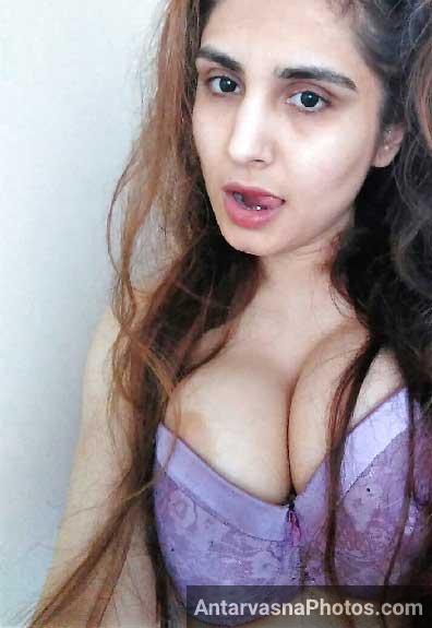 https://www.antarvasnaphotos2.com/wp-content/uploads/2017/03/delhi-aunty-in-bra.jpg