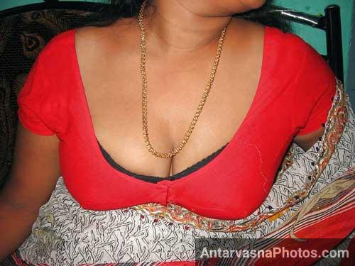 https://www.antarvasnaphotos2.com/wp-content/uploads/2017/03/desi-aunty-sexy-saree-porn.jpg