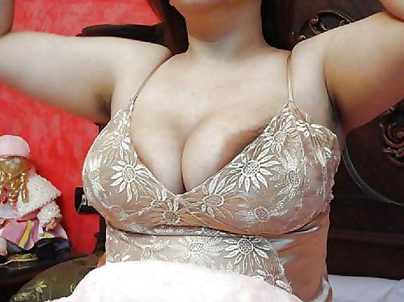 https://www.antarvasnaphotos2.com/wp-content/uploads/2017/03/hot-aunty-big-boobs.jpg