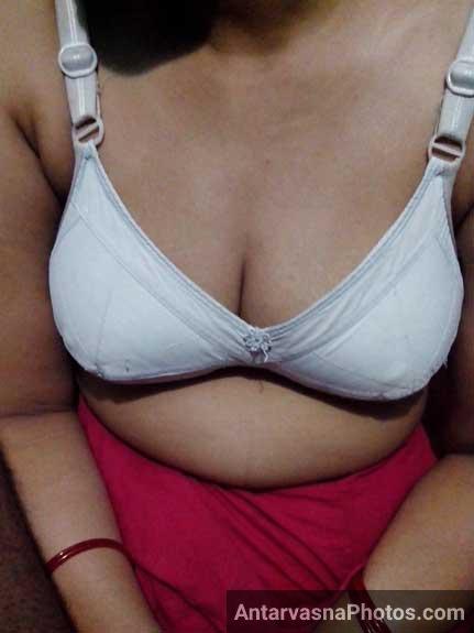 https://www.antarvasnaphotos2.com/wp-content/uploads/2017/03/indian-wife-hot-bra.jpg