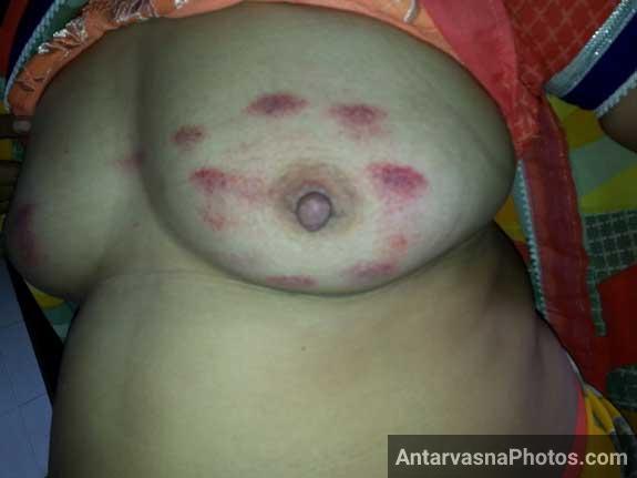 https://www.antarvasnaphotos2.com/wp-content/uploads/2017/03/shobha-aunty-ke-hot-boobs-chuse.jpg