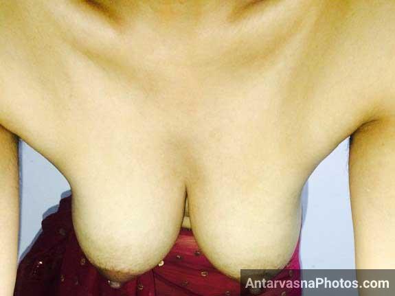 https://www.antarvasnaphotos2.com/wp-content/uploads/2017/04/bhabhi-ke-latakte-hue-balls.jpg