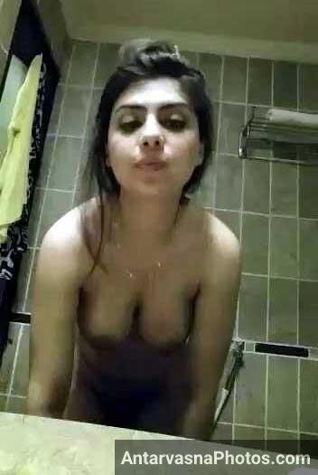 https://www.antarvasnaphotos2.com/wp-content/uploads/2017/04/desi-bhabhi-boobs-pics.jpg