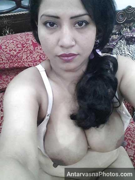 https://www.antarvasnaphotos2.com/wp-content/uploads/2017/05/sexy-desi-woman-hot-boobs-photos.jpg