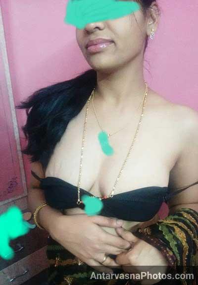 https://www.antarvasnaphotos2.com/wp-content/uploads/2017/06/lover-bhabhi-striptease-for-manu.jpg