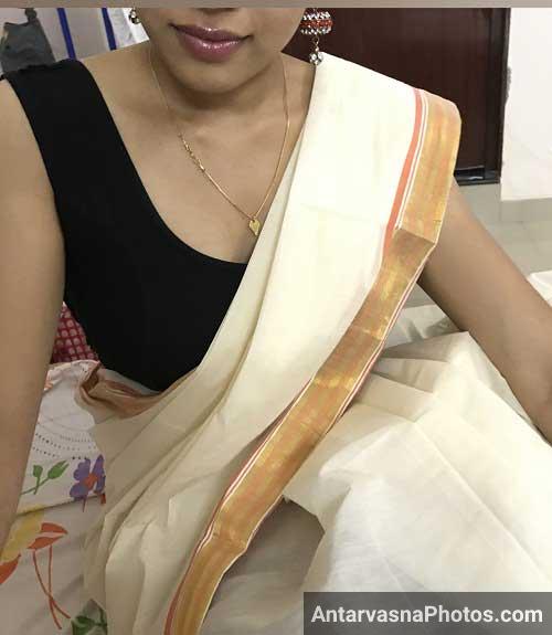 https://www.antarvasnaphotos2.com/wp-content/uploads/2017/06/sexy-indian-bhabhi.jpg