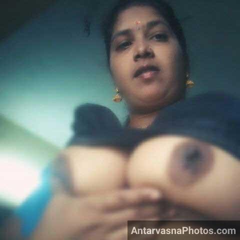 https://www.antarvasnaphotos2.com/wp-content/uploads/2017/06/slut-mallu-aunty-hot-tits-pics.jpg