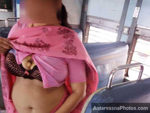 https://www.antarvasnaphotos2.com/wp-content/uploads/2017/06/train-me-aunty-ke-boobs-khul-gaye.jpg