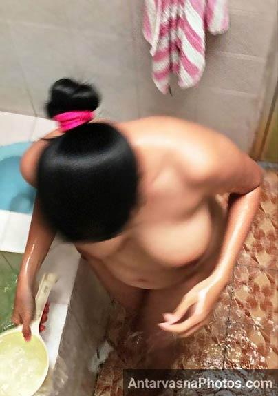 https://www.antarvasnaphotos2.com/wp-content/uploads/2017/07/bathroom-me-nude-bahan-ke-pics.jpg