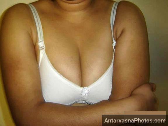 https://www.antarvasnaphotos2.com/wp-content/uploads/2017/08/busty-mamme-horny-nude-solapur-bhabhi.jpg