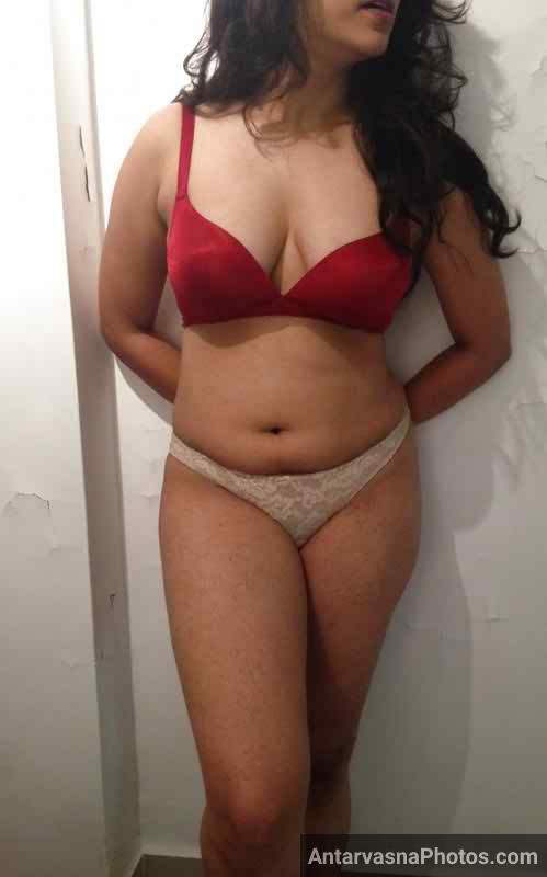 https://www.antarvasnaphotos2.com/wp-content/uploads/2017/08/desi-big-boobs-red-bra-nude-bhabhi.jpg