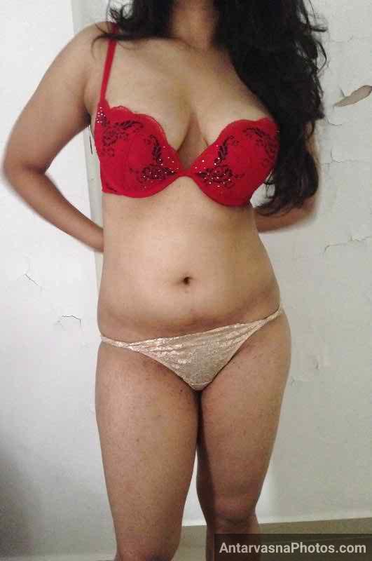 https://www.antarvasnaphotos2.com/wp-content/uploads/2017/08/desi-big-boobs-red-bra-saved-chut-nude-horny-bhabhi.jpg