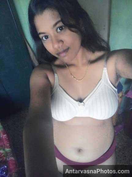 https://www.antarvasnaphotos2.com/wp-content/uploads/2017/09/mallu-aunty-bra-panty-selfie.jpg