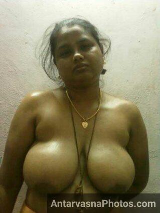 Big Indian boobs perfect lag rahe he