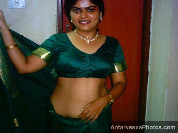 https://www.antarvasnaphotos2.com/wp-content/uploads/2017/11/Sexy-bhabhi.jpg