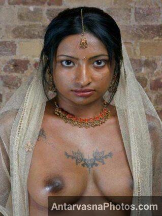 Nude Indian girl Asha ka mast pose