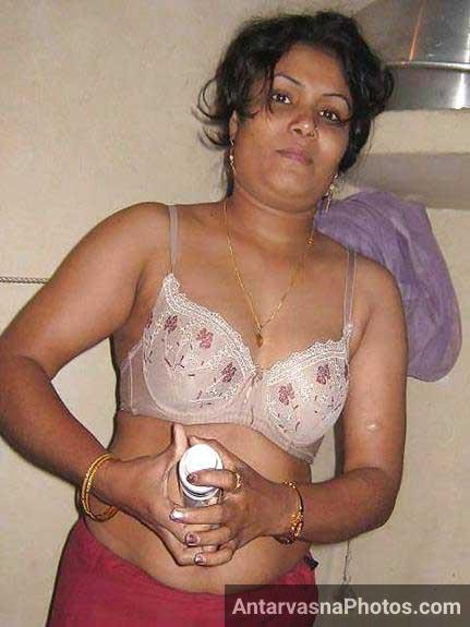 https://www.antarvasnaphotos2.com/wp-content/uploads/2018/07/desi-indian-aunty-pic.jpg