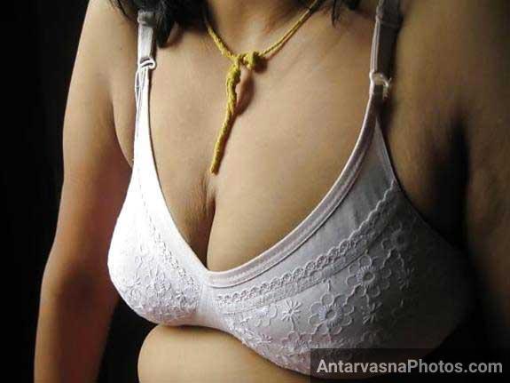 https://www.antarvasnaphotos2.com/wp-content/uploads/2018/08/desi-bade-boobs-1.jpg