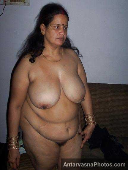 https://www.antarvasnaphotos2.com/wp-content/uploads/2018/08/nude-aunty-1.jpg