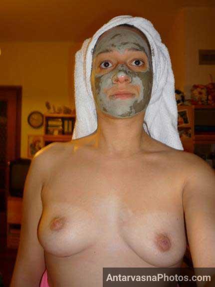 https://www.antarvasnaphotos2.com/wp-content/uploads/2018/10/nude-wife-mask-her-face.jpg