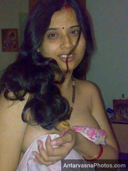 https://www.antarvasnaphotos2.com/wp-content/uploads/2018/12/mast-bhabhi.jpg