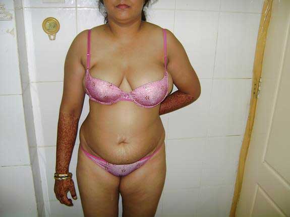 https://www.antarvasnaphotos2.com/wp-content/uploads/2019/01/hot-aunty-2.jpg