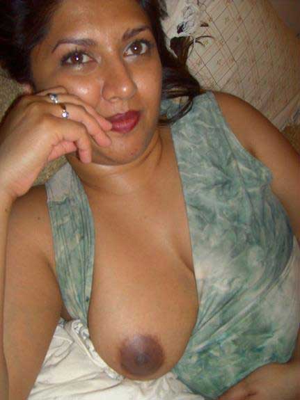 https://www.antarvasnaphotos2.com/wp-content/uploads/2019/03/desi-boobs-1.jpg