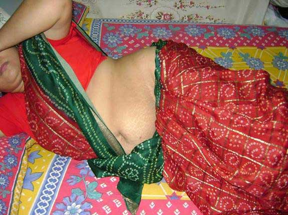 https://www.antarvasnaphotos2.com/wp-content/uploads/2019/03/sexy-indian-saree.jpg