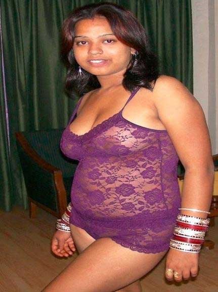 https://www.antarvasnaphotos2.com/wp-content/uploads/2019/04/bhabhi-pics.jpg