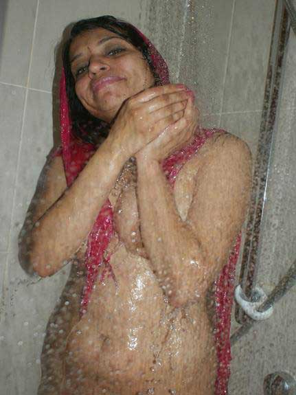 https://www.antarvasnaphotos2.com/wp-content/uploads/2019/04/shower-sex.jpg