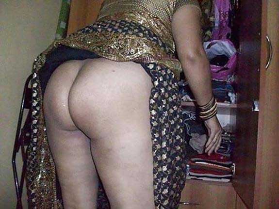 https://www.antarvasnaphotos2.com/wp-content/uploads/2019/05/desi-aunty-badi-gaand-ke-ph.jpg