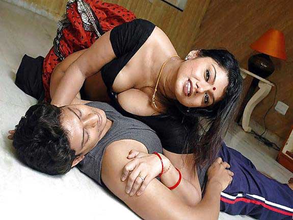 https://www.antarvasnaphotos2.com/wp-content/uploads/2019/05/indian-sex-photos-dekhe.jpg