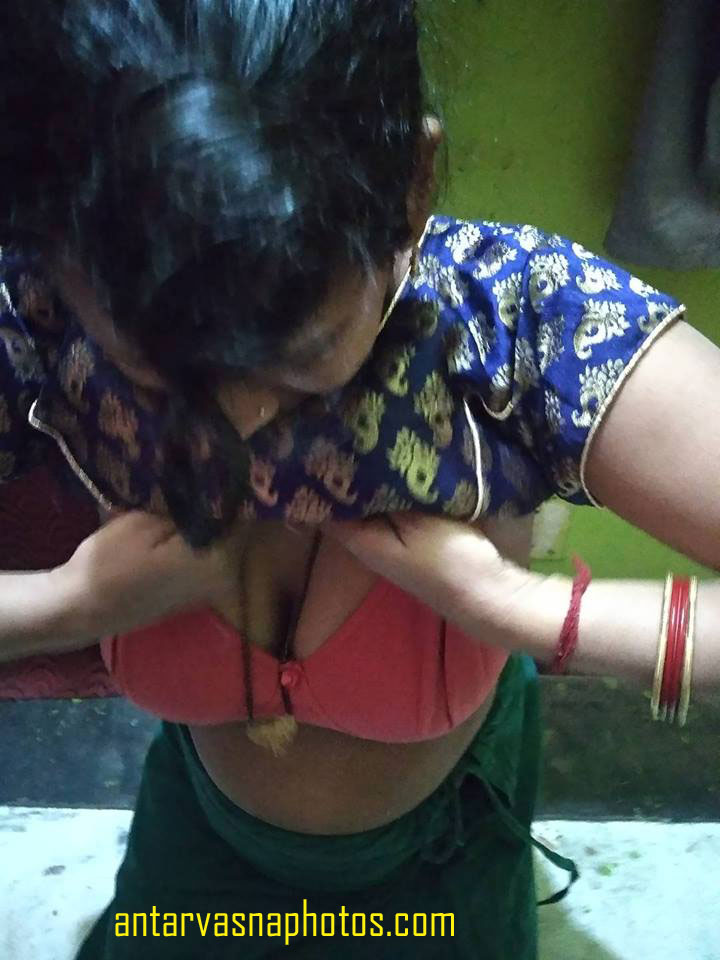 https://www.antarvasnaphotos2.com/wp-content/uploads/2019/06/Indian-bhabhi-pic.jpg