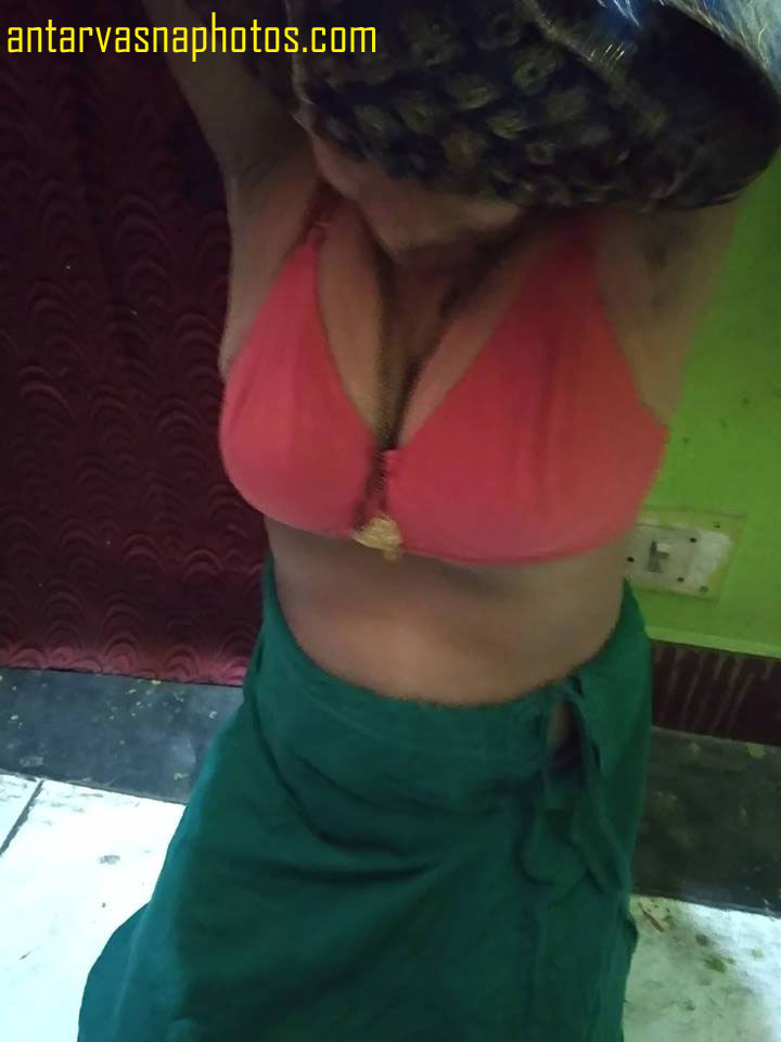 https://www.antarvasnaphotos2.com/wp-content/uploads/2019/06/Indian-hot-bhabhi-pic.jpg