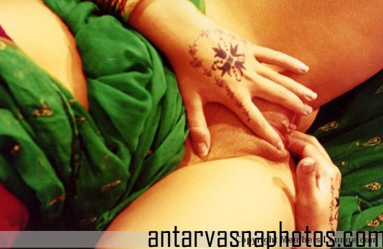 https://www.antarvasnaphotos2.com/wp-content/uploads/2019/06/Indian-women-fingering-pussy.jpg