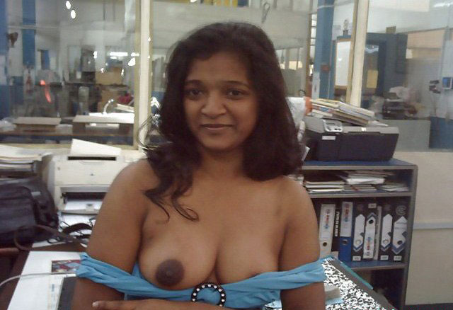 https://www.antarvasnaphotos2.com/wp-content/uploads/2019/07/Indian-gf-ke-tight-boobs.jpg