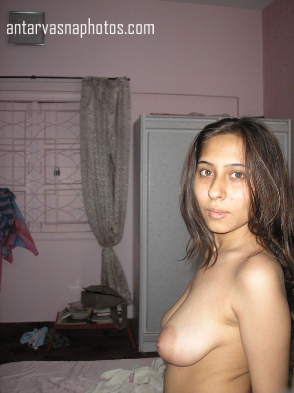 https://www.antarvasnaphotos2.com/wp-content/uploads/2019/07/Indian-teen-ke-tight-boobs.jpg