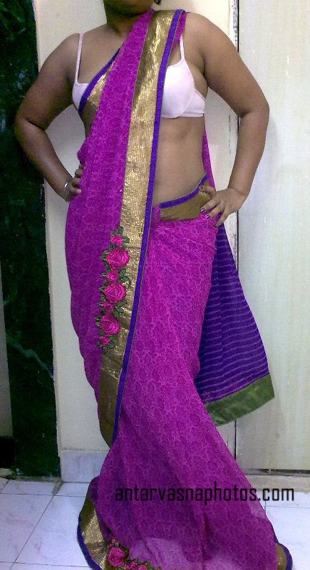 https://www.antarvasnaphotos2.com/wp-content/uploads/2019/07/Sexy-Desi-mom.jpg