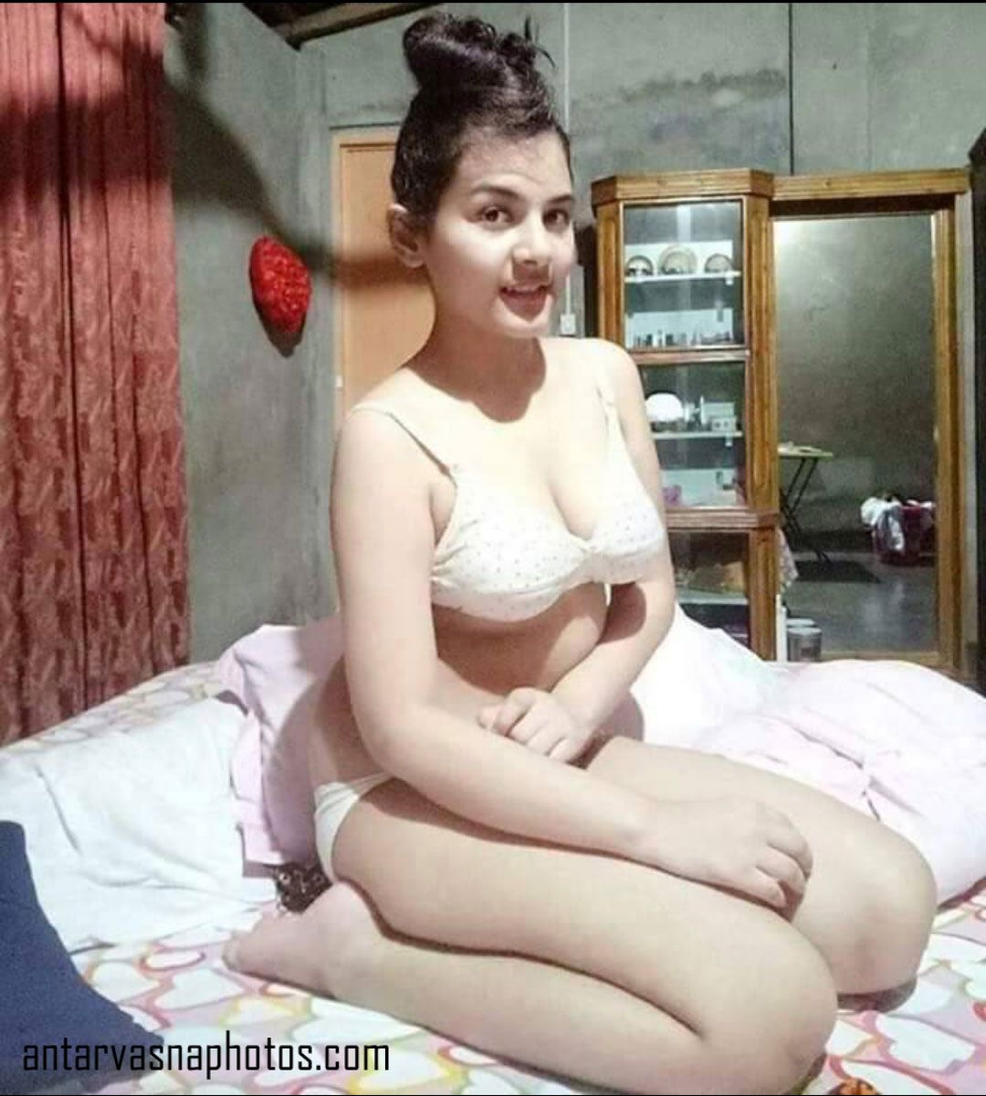 https://www.antarvasnaphotos2.com/wp-content/uploads/2019/08/Nisha-ke-tight-mamme.jpg