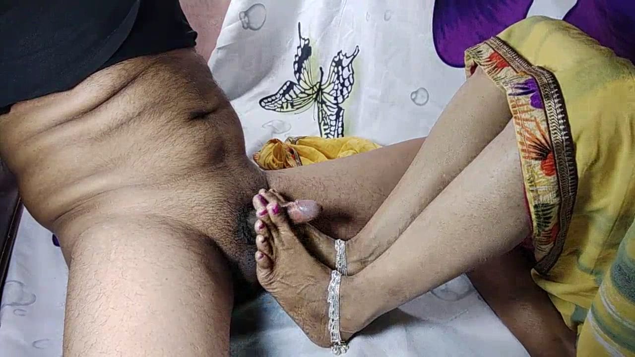 https://www.antarvasnaphotos2.com/wp-content/uploads/2019/11/Footjob-pics.jpg